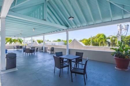 New Casa Caribe By Brightwild- Two-story Rooftop Pool * Key West